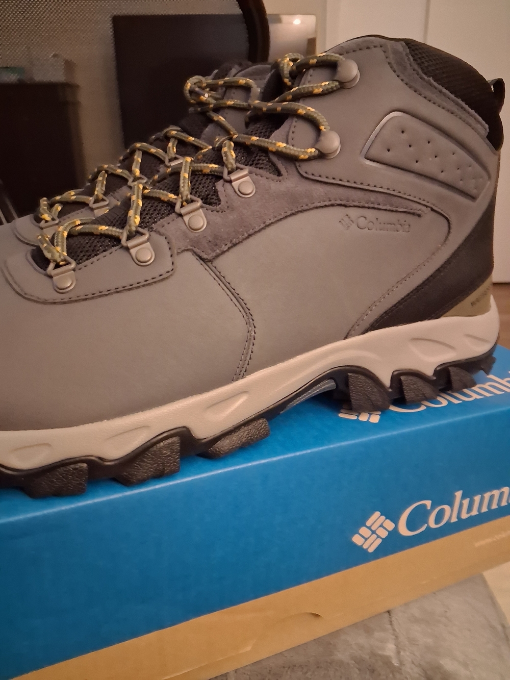 NEW W/BOX Columbia MEN'S US SIZE 17 Newton Ridge Plus Waterproof Hiking Boots